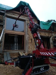 Chantier Liorac sur Louyre avec manutention et mini grue pour levage de vitres